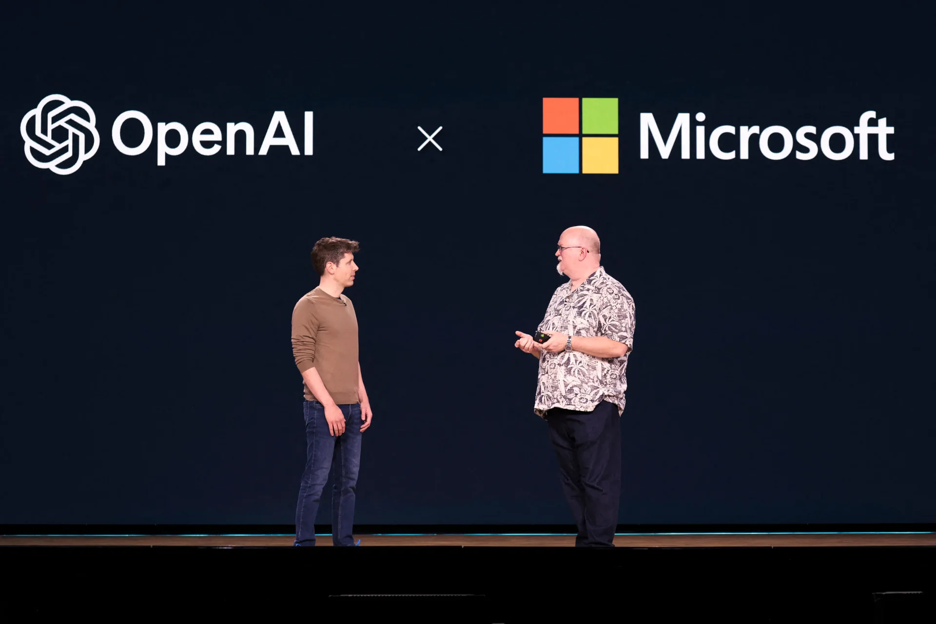 微软单季从OpenAI入账100亿美元，占营收近11%