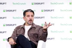 亚马逊设备主管Panos Panay：AI设备将取代App，环境计算是未来