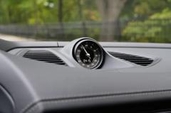 保时捷Macan Turbo纯电版试驾：15万美元电动SUV的身份危机
