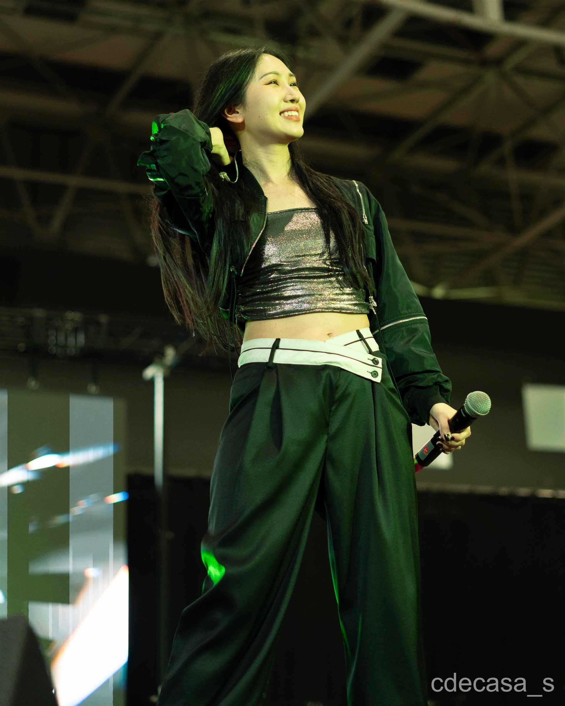 前岛麻由首秀巴塞罗那日本周末 动画金曲串起十年演唱生涯