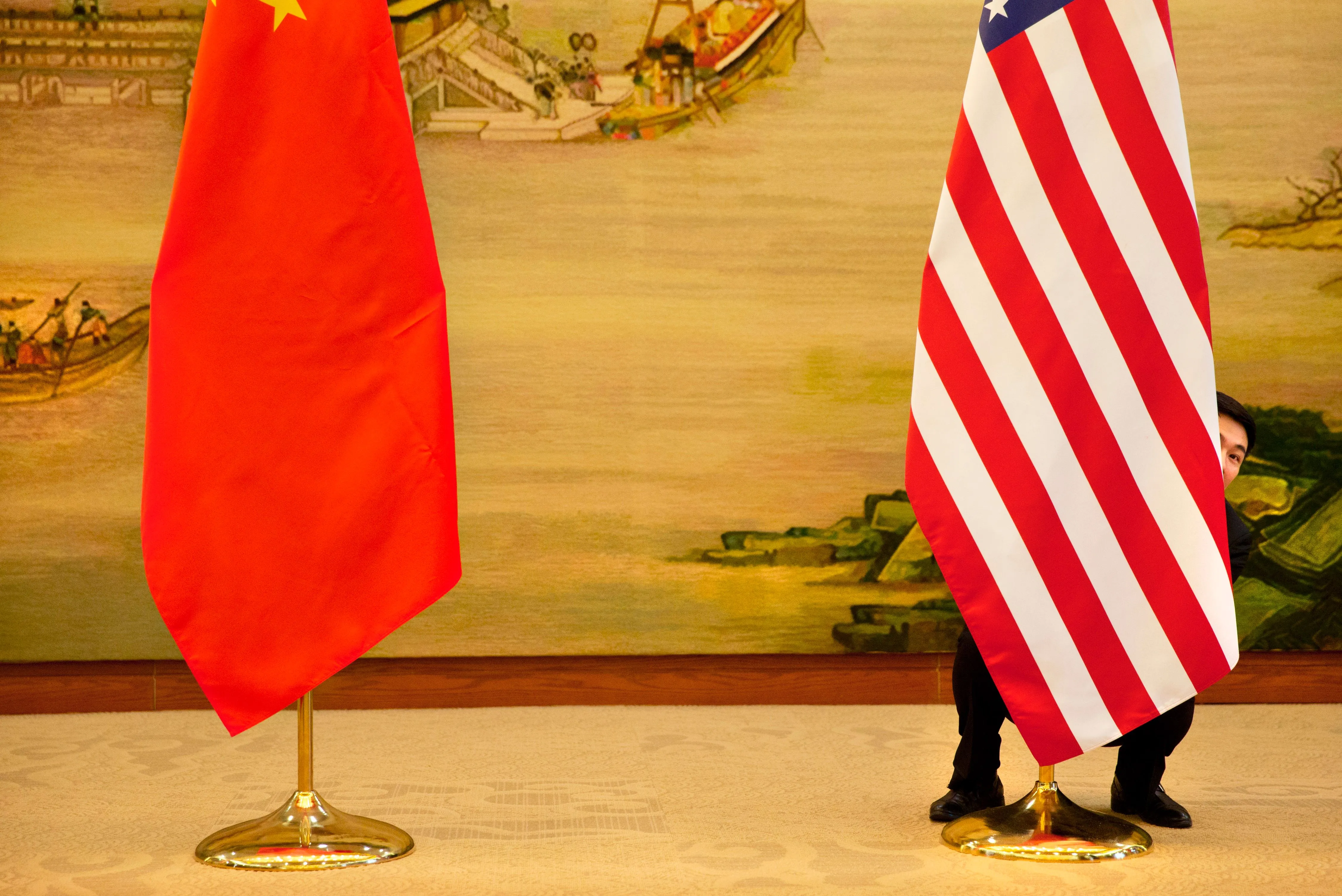 美国筑墙封堵中国无人机与机器人，中国制造规模优势能否突围？