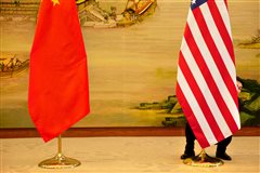 美国筑墙封堵中国无人机与机器人，中国制造规模优势能否突围？