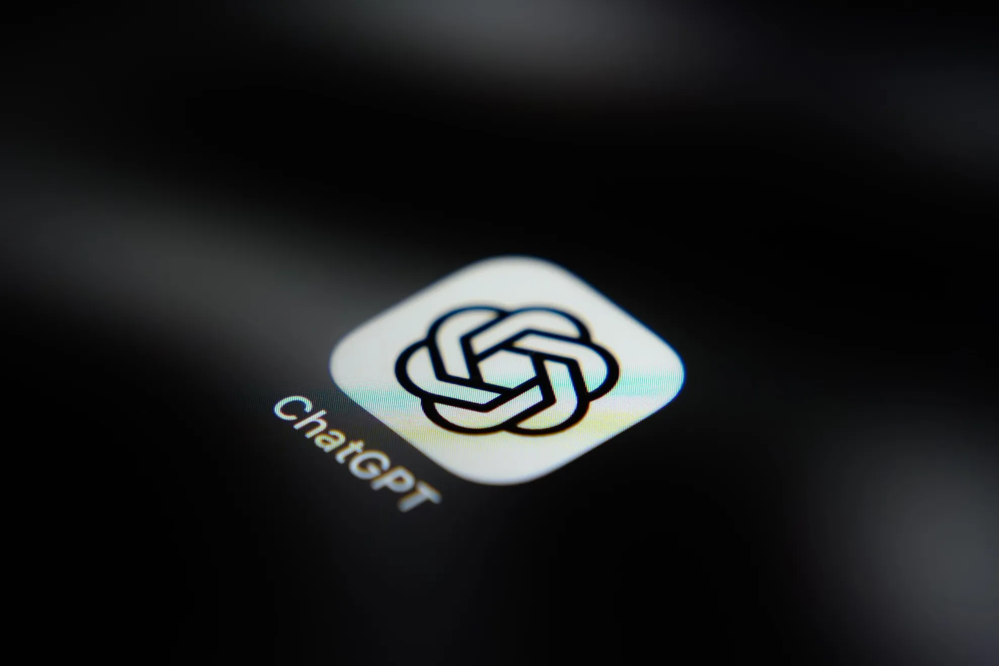 Astra需求超预期，OpenAI暂停200美元Pro订阅注册
