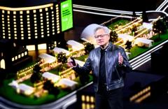 黄仁勋重申英伟达明年营收增70%，回应循环交易质疑